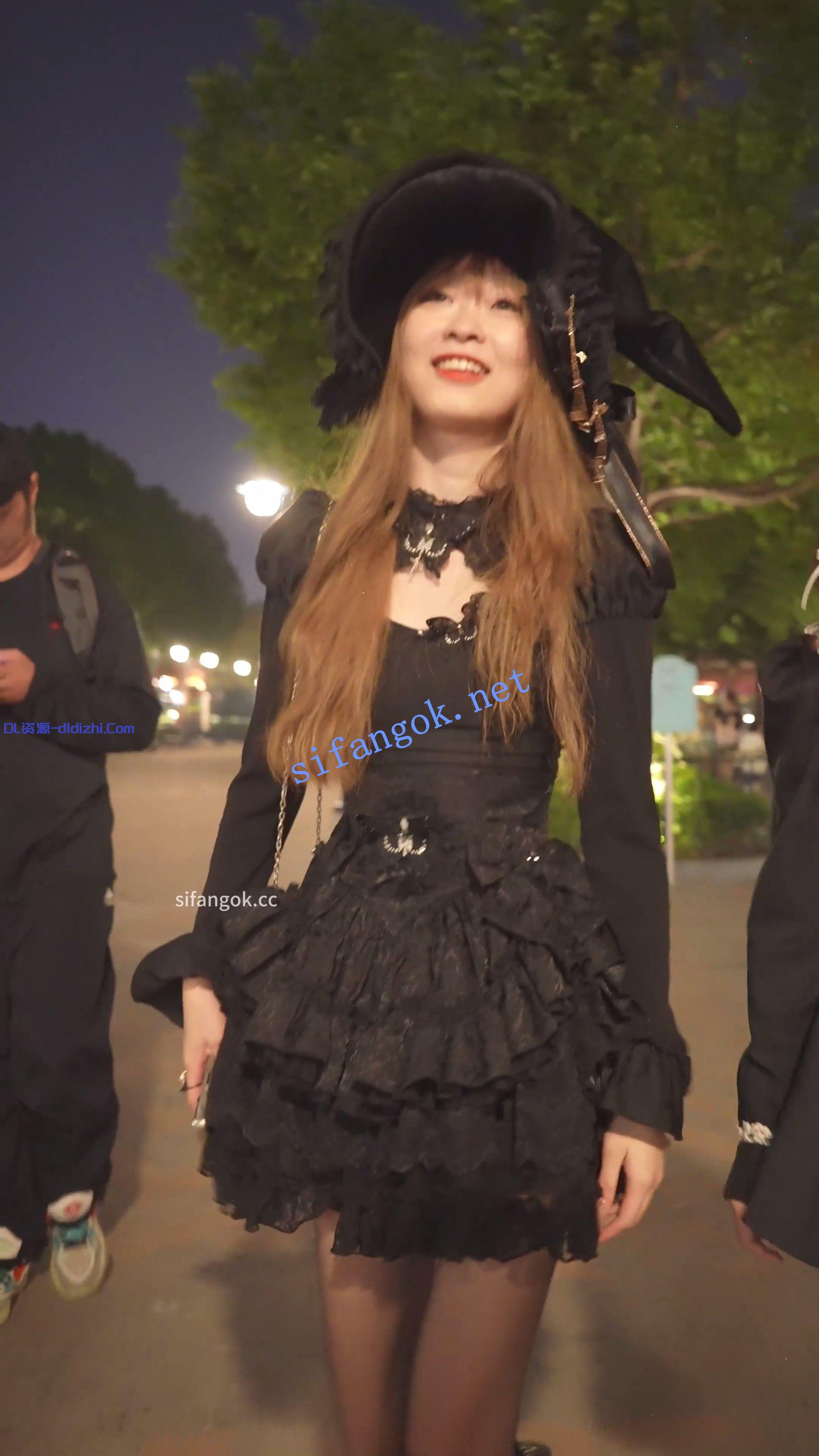 (BC-AA-657)抄底黑丝套装小姐姐逛街..透明蕾丝白内强反差 662.4MB